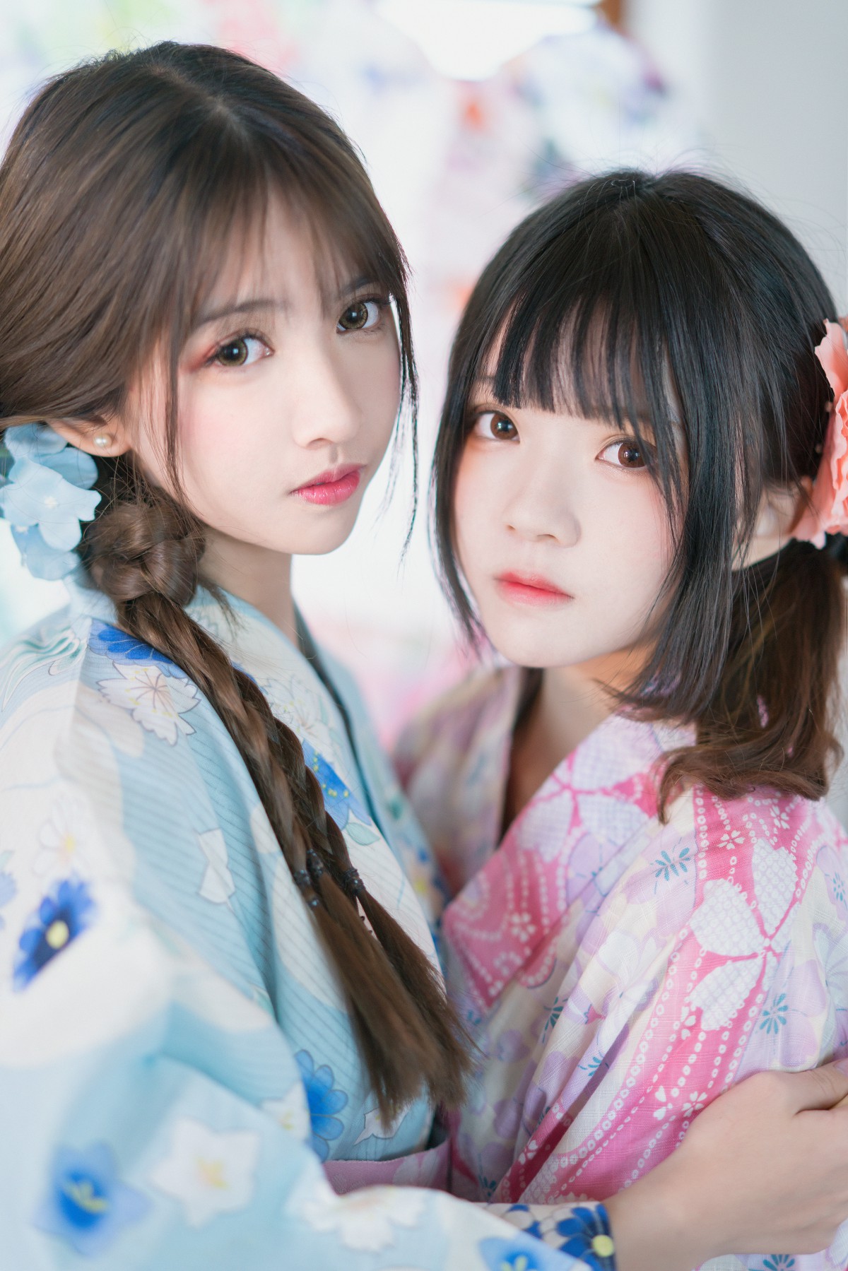 萝莉风COS 桜桃喵&鳗鱼霏子 – 百合